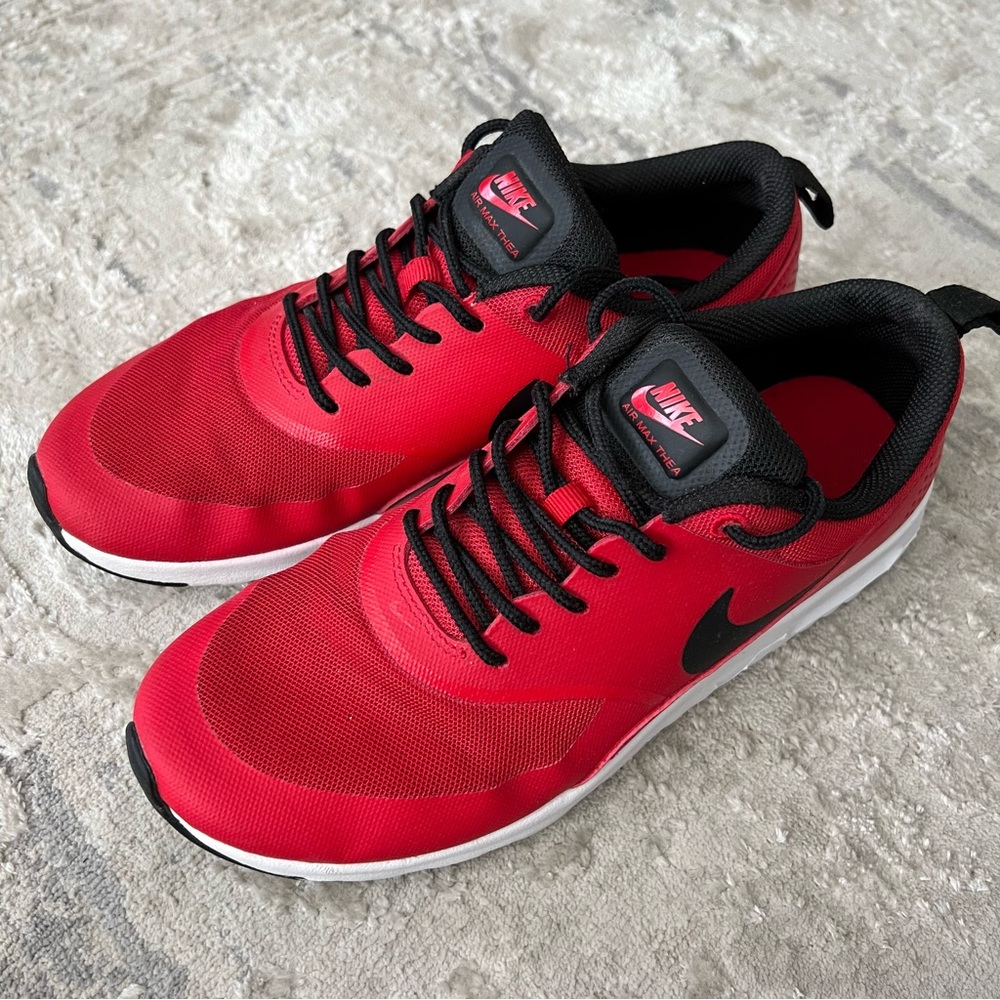 Nike Air Max Thea - red and black